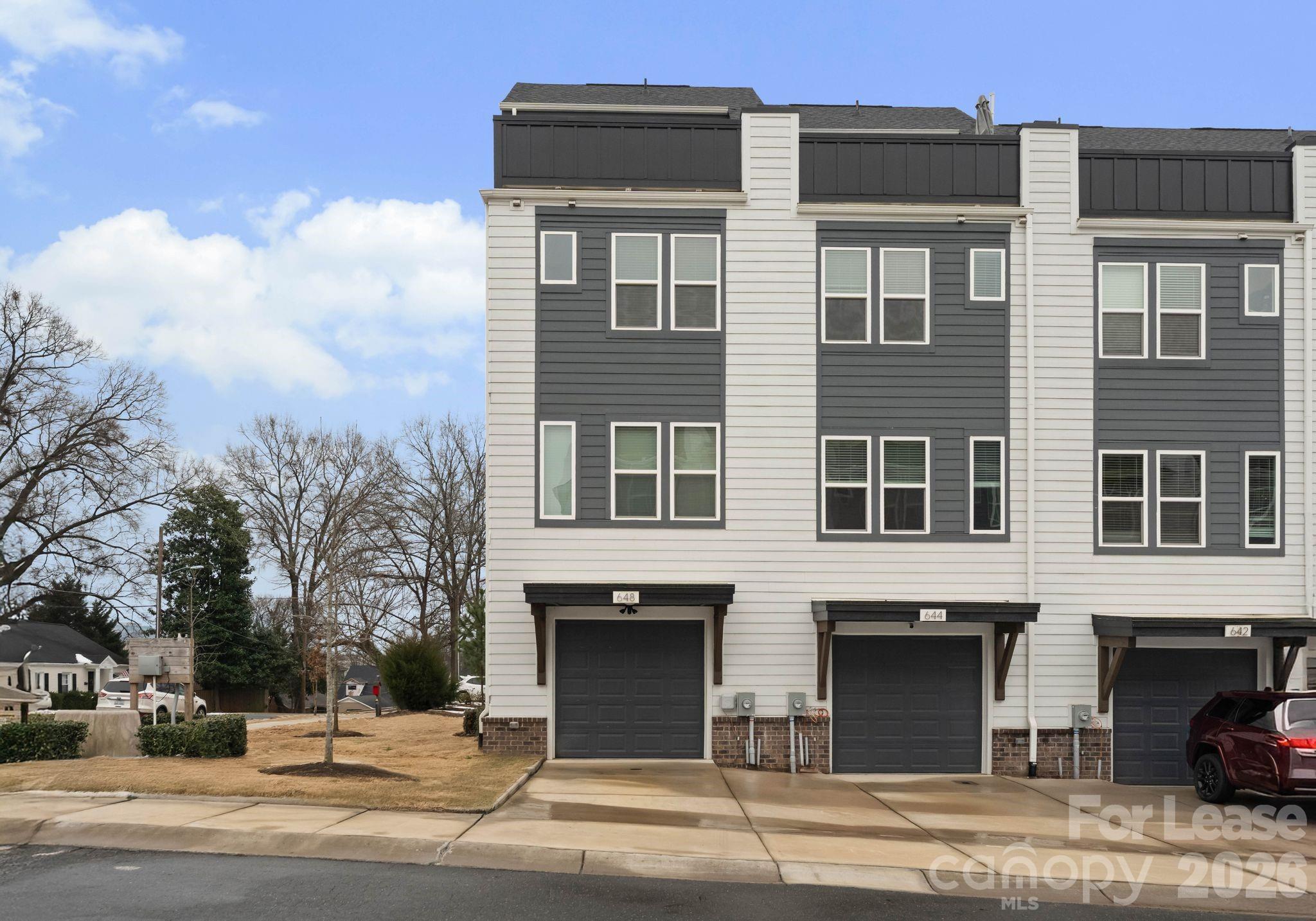 648 W End Drive Charlotte NC 28208
