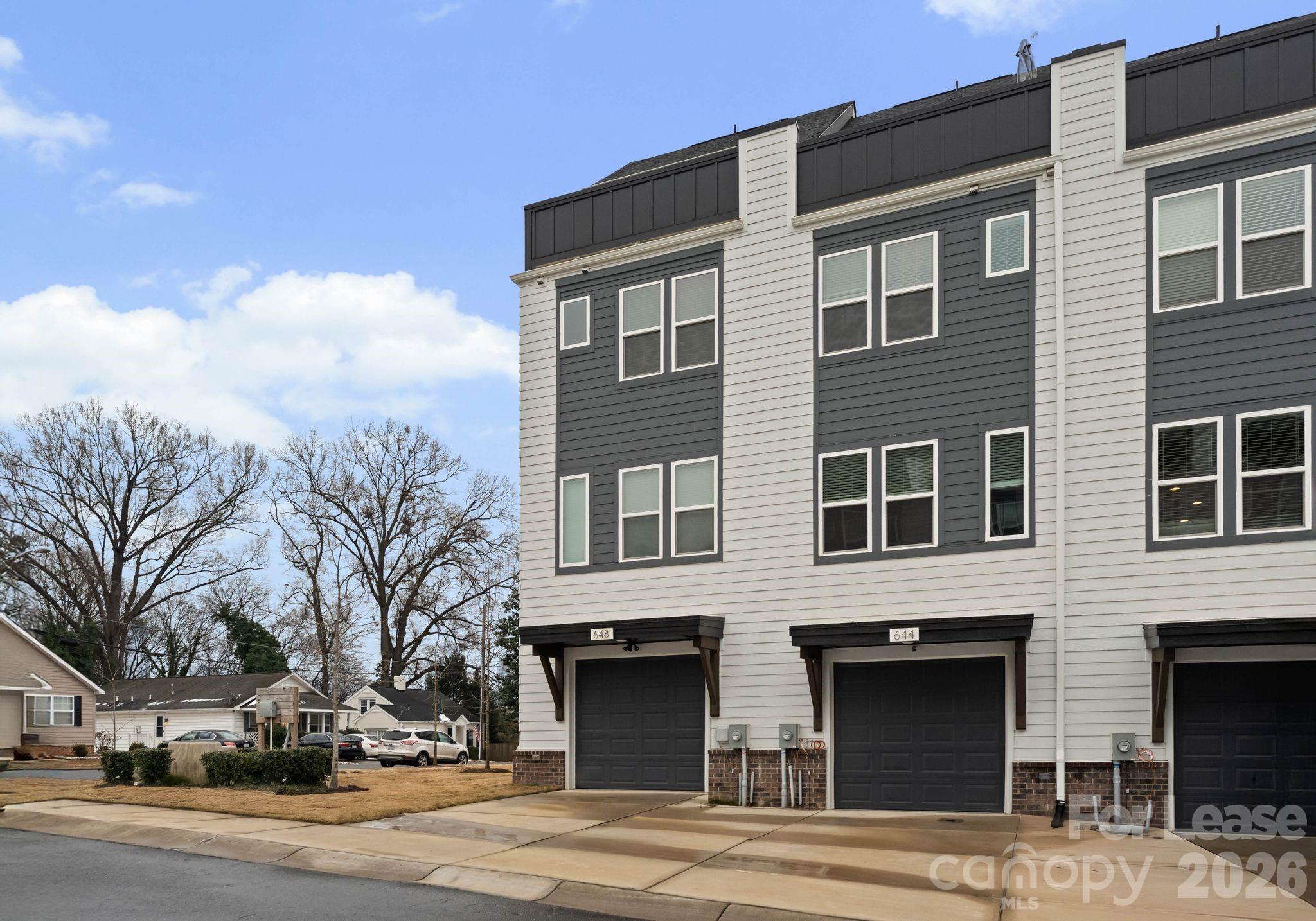 648 W End Drive Charlotte NC 28208