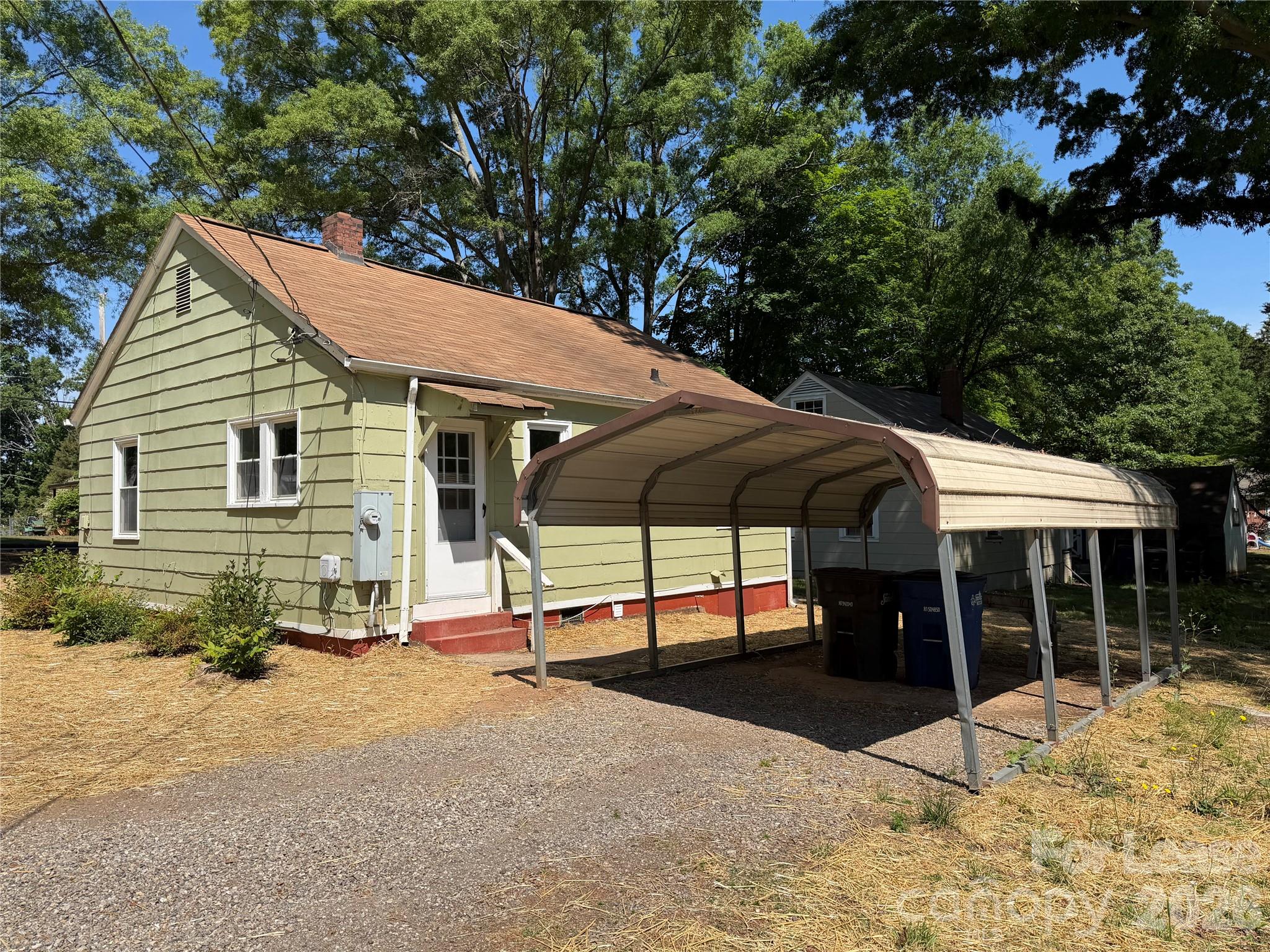 704 N Miller Avenue Statesville NC 28677