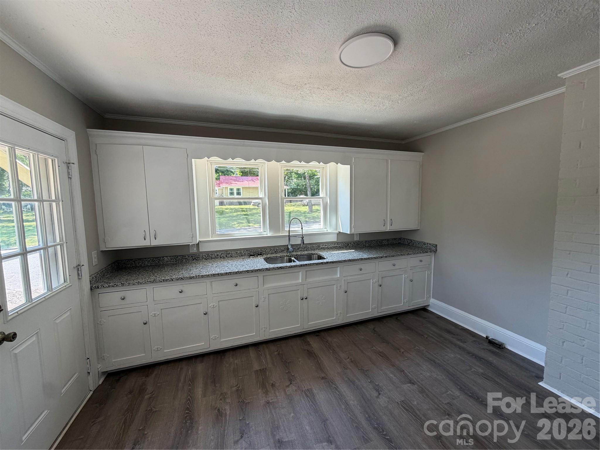 704 N Miller Avenue Statesville NC 28677