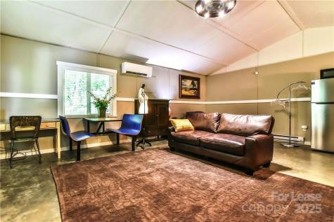 543 College Street Asheville NC 28801