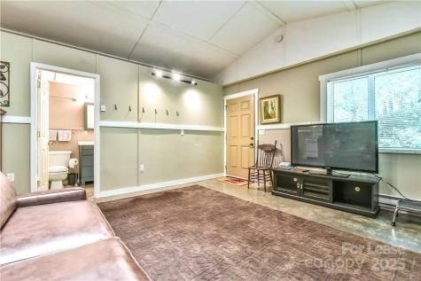543 College Street Asheville NC 28801