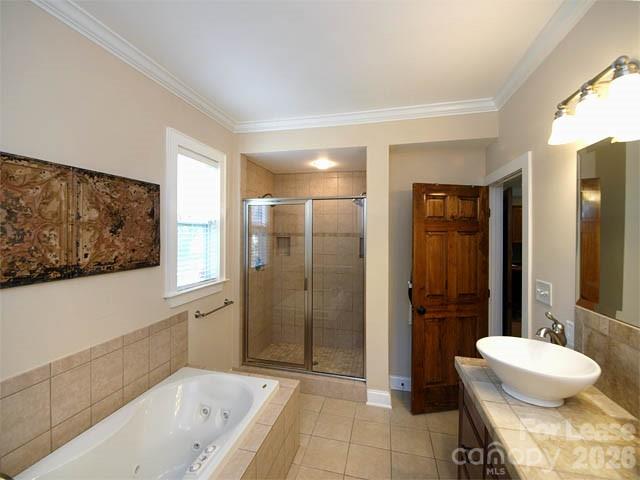 821 E 37th Street Charlotte NC 28205