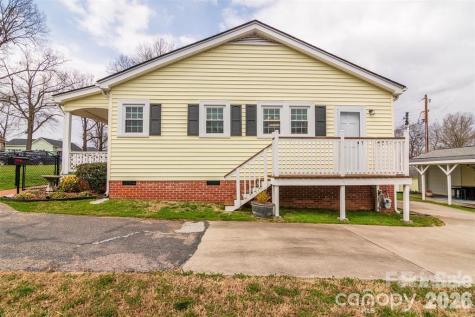 1004 Valley Street Kannapolis NC 28081