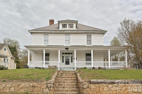 1208 S Salisbury Avenue Spencer NC 28159