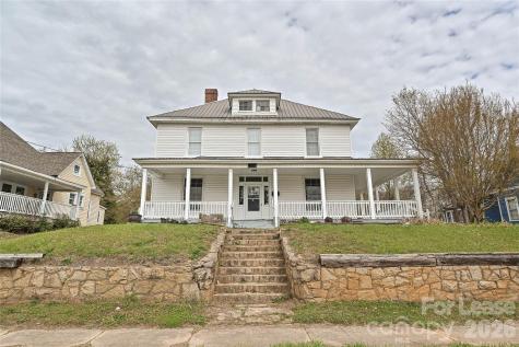 1208 S Salisbury Avenue Spencer NC 28159