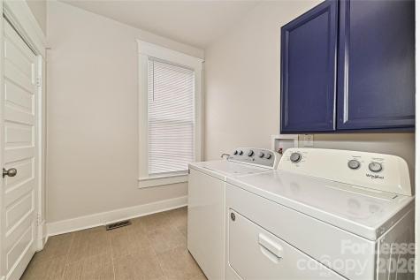 1208 S Salisbury Avenue Spencer NC 28159