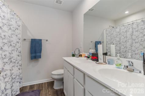 5048 Downhaul Drive Charlotte NC 28269