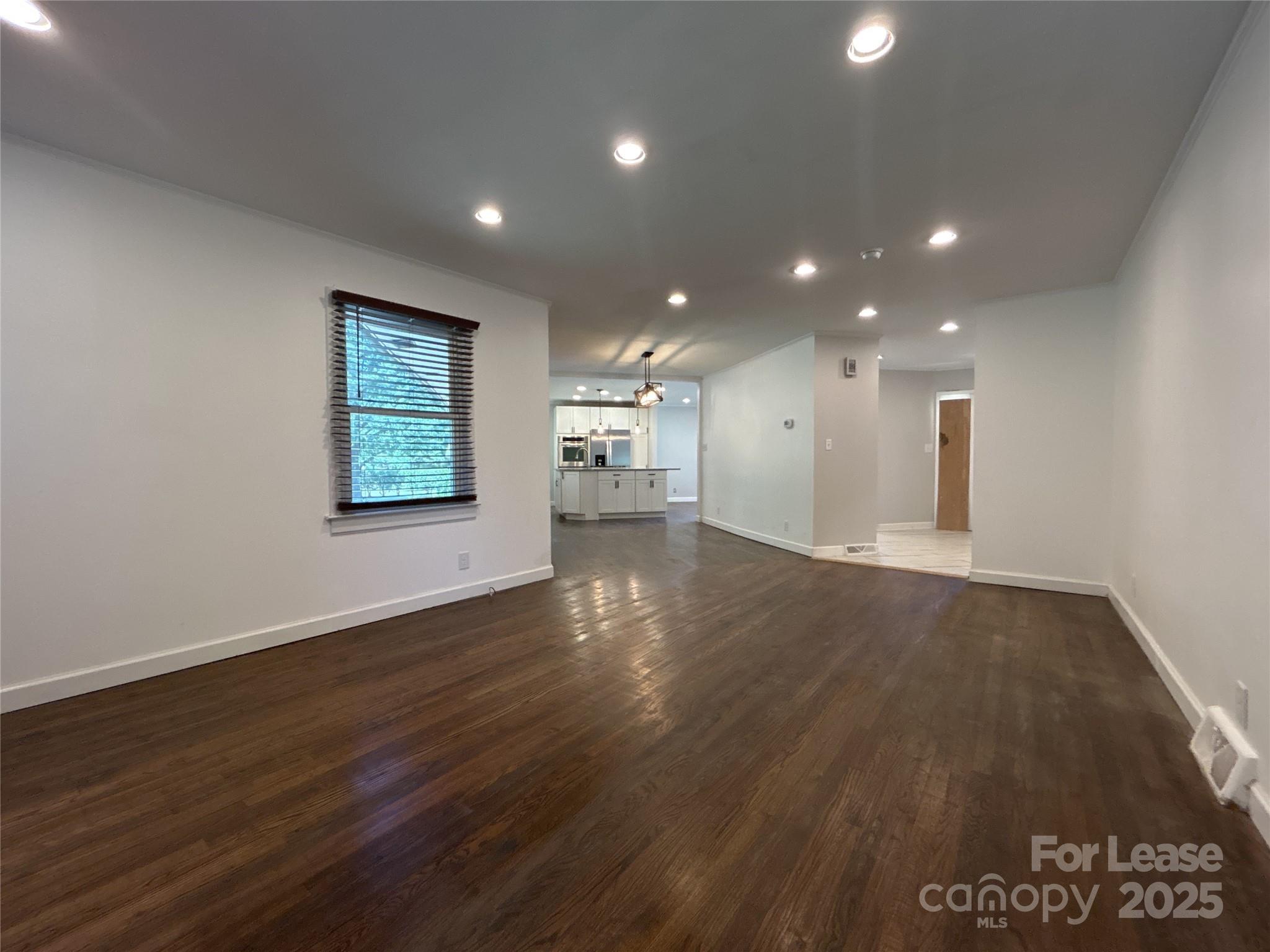 5933 Crestwood Drive Charlotte NC 28216