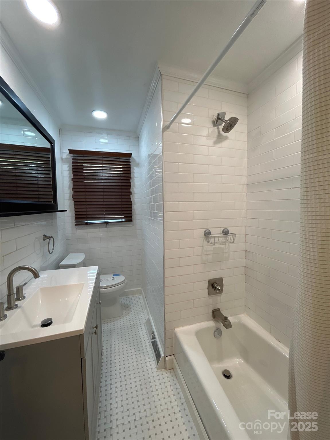 5933 Crestwood Drive Charlotte NC 28216