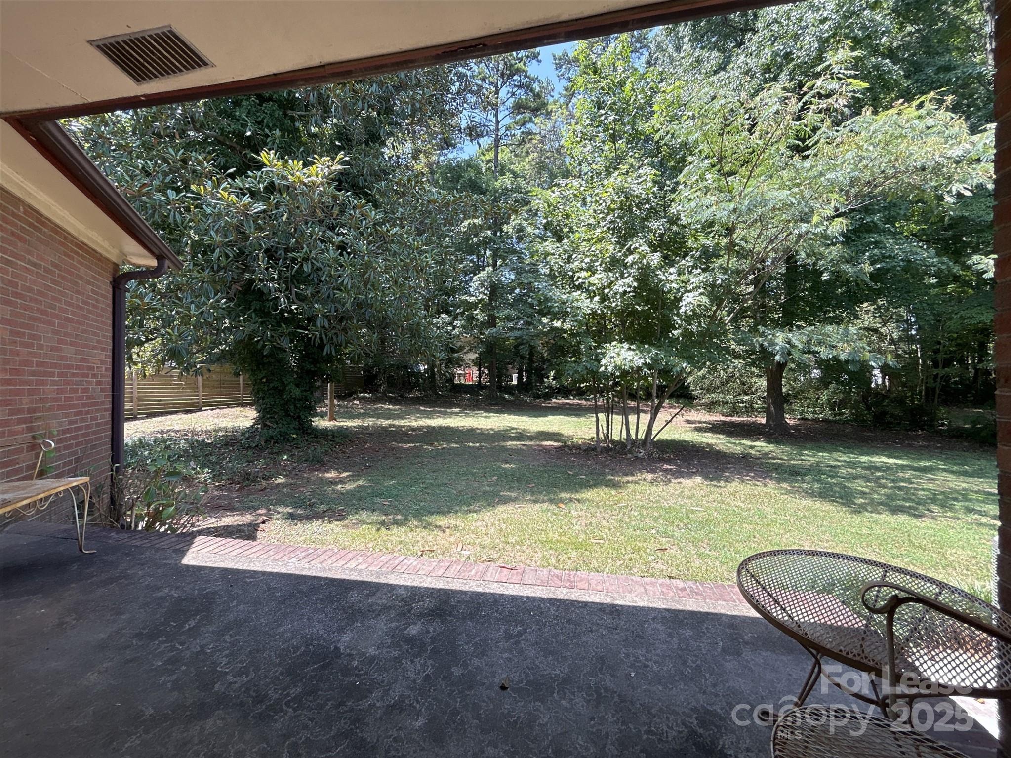 5933 Crestwood Drive Charlotte NC 28216
