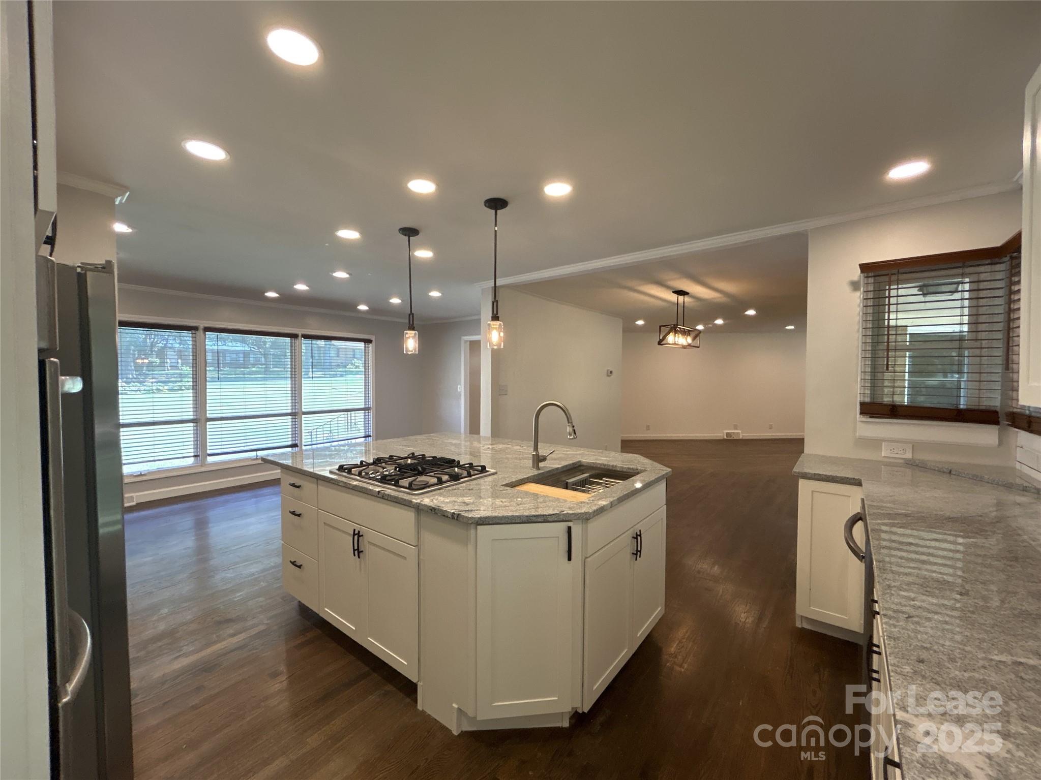 5933 Crestwood Drive Charlotte NC 28216