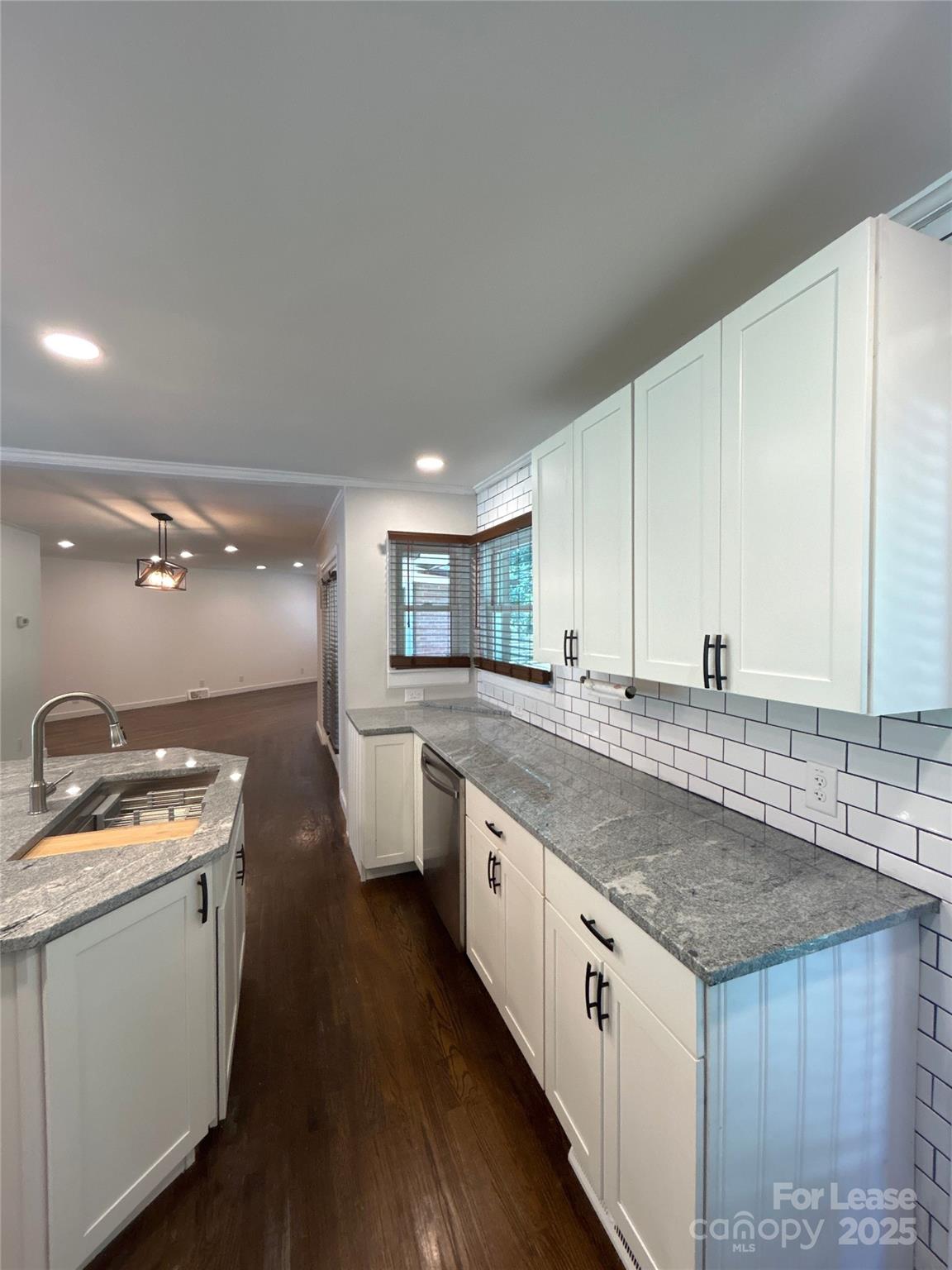 5933 Crestwood Drive Charlotte NC 28216