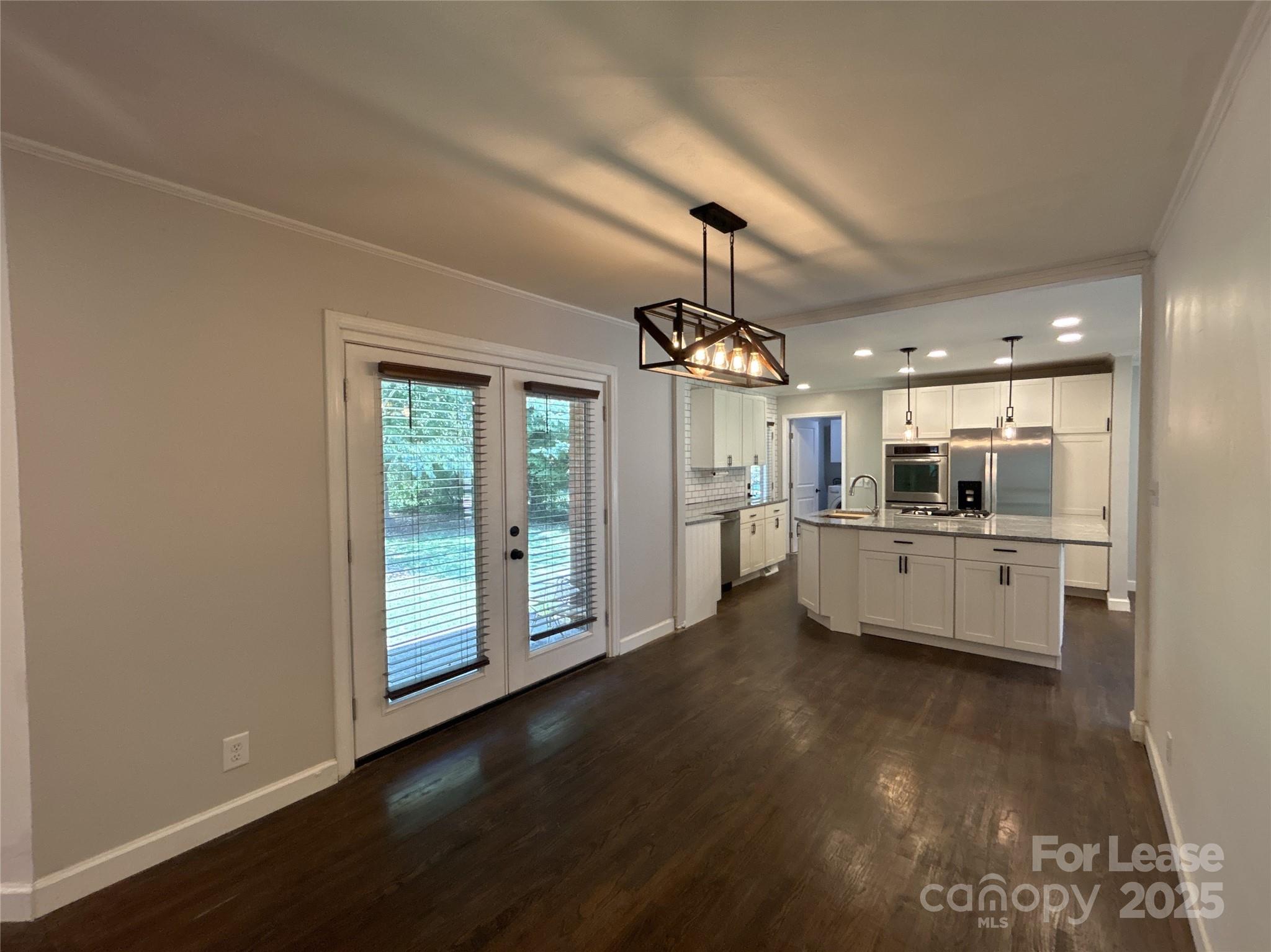 5933 Crestwood Drive Charlotte NC 28216