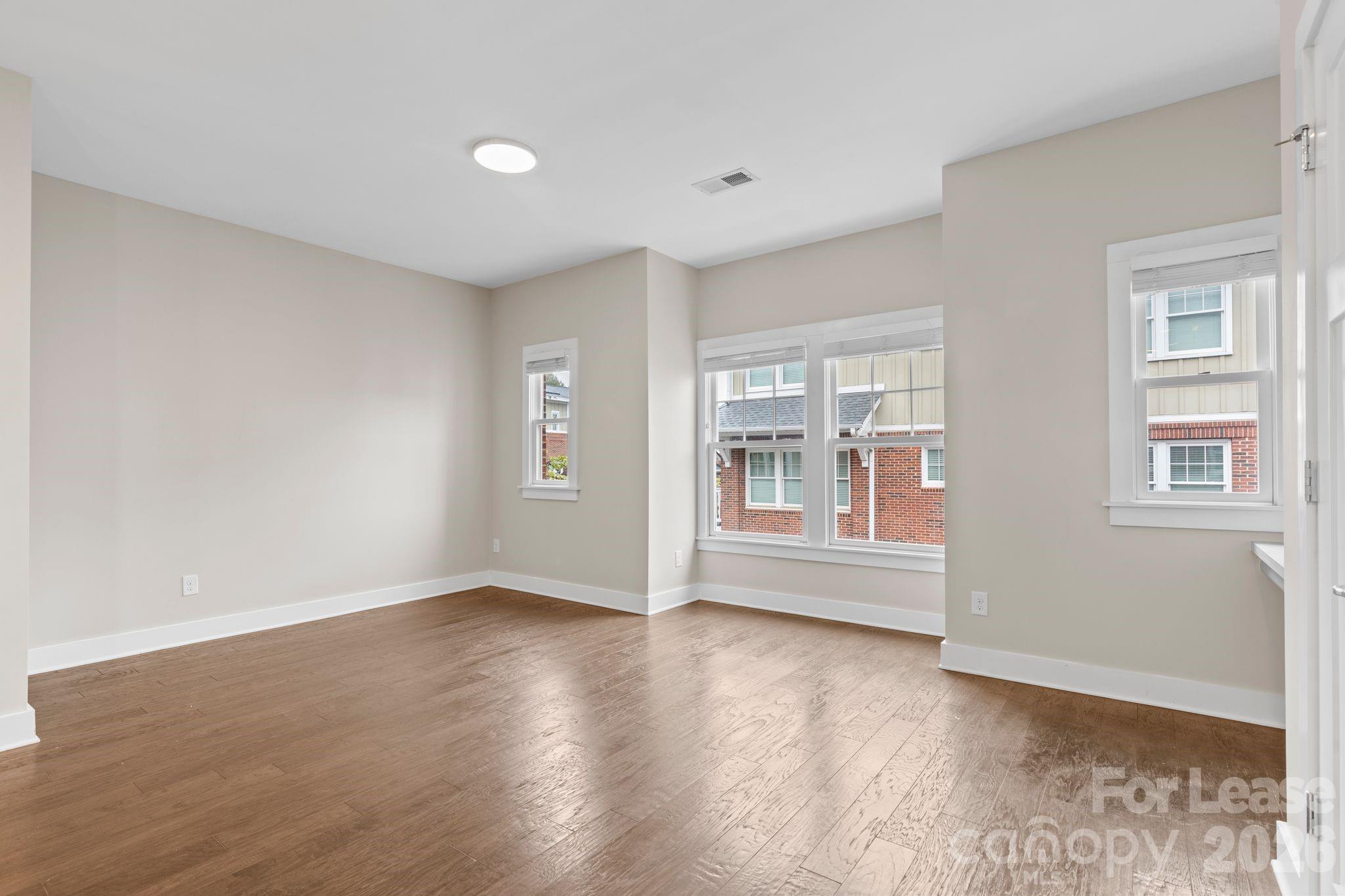 129 Grandin Road Charlotte NC 28208