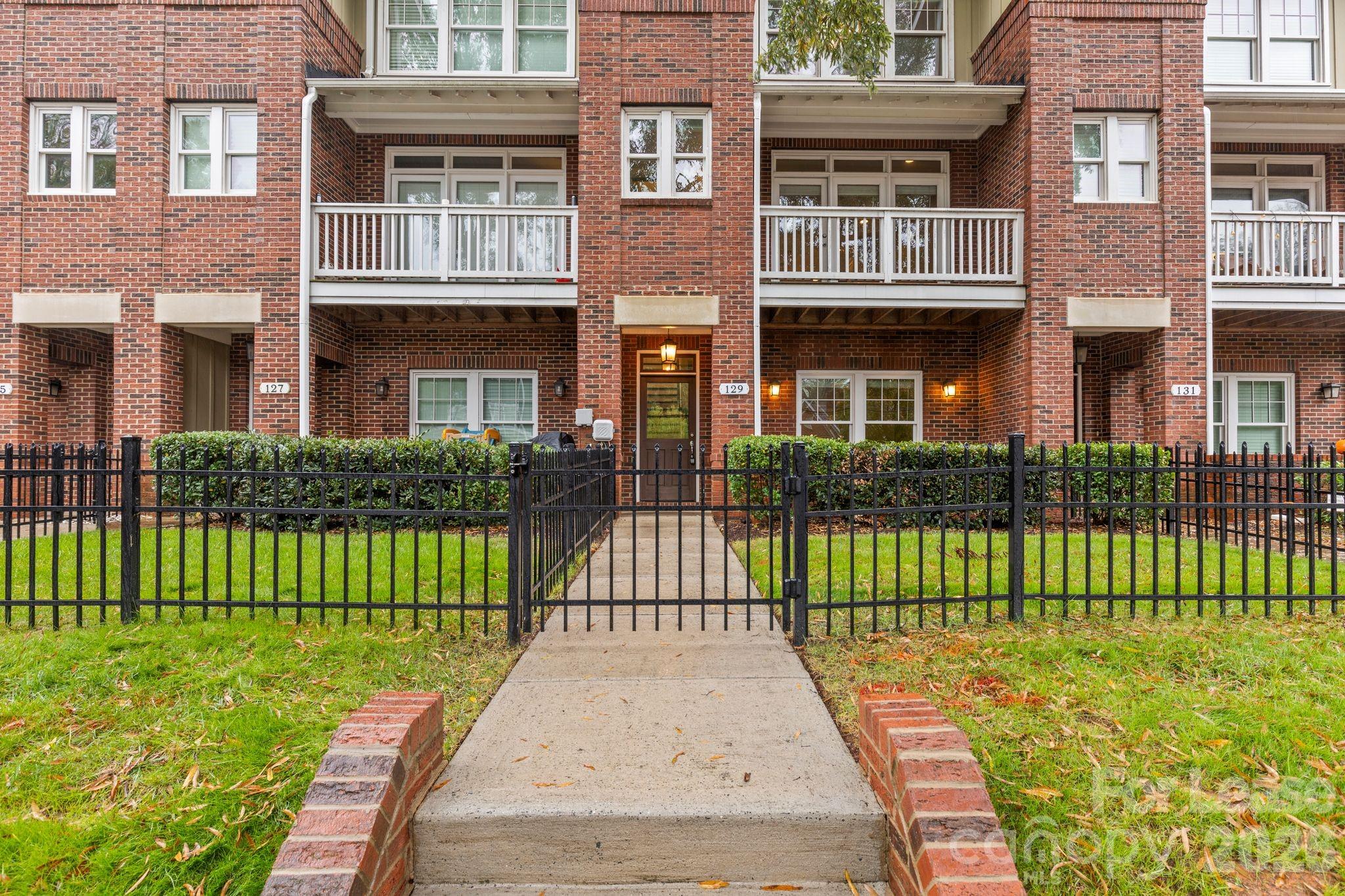 129 Grandin Road Charlotte NC 28208