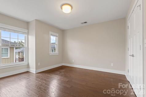 129 Grandin Road Charlotte NC 28208