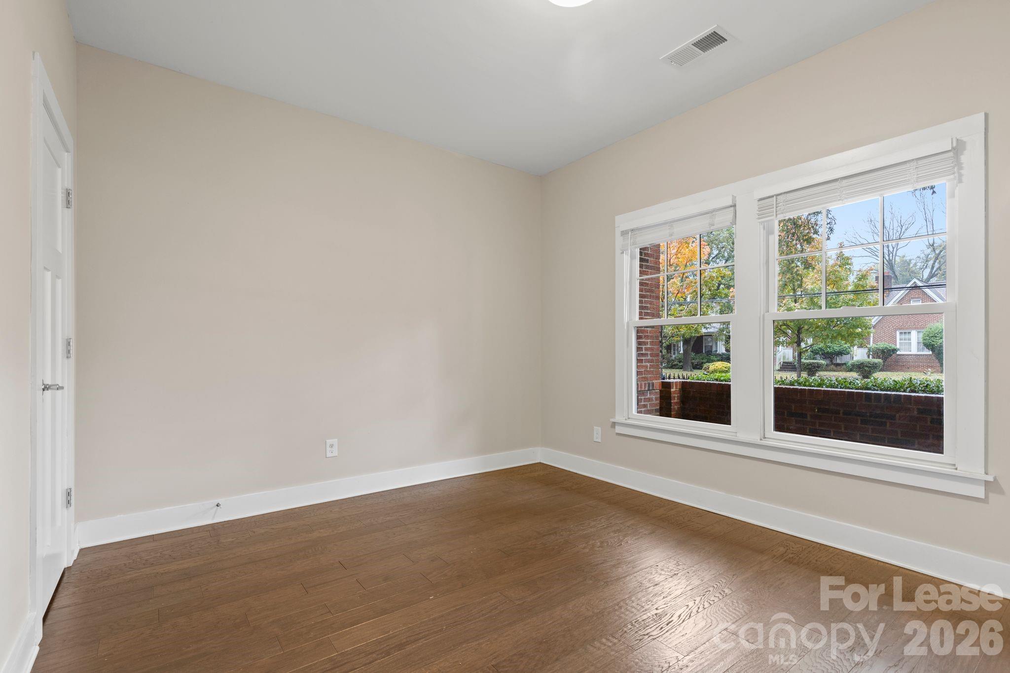 129 Grandin Road Charlotte NC 28208