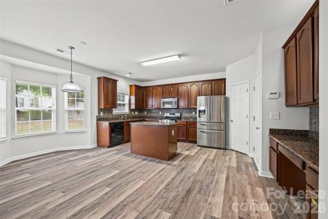 2704 Piersland Drive Matthews NC 28104