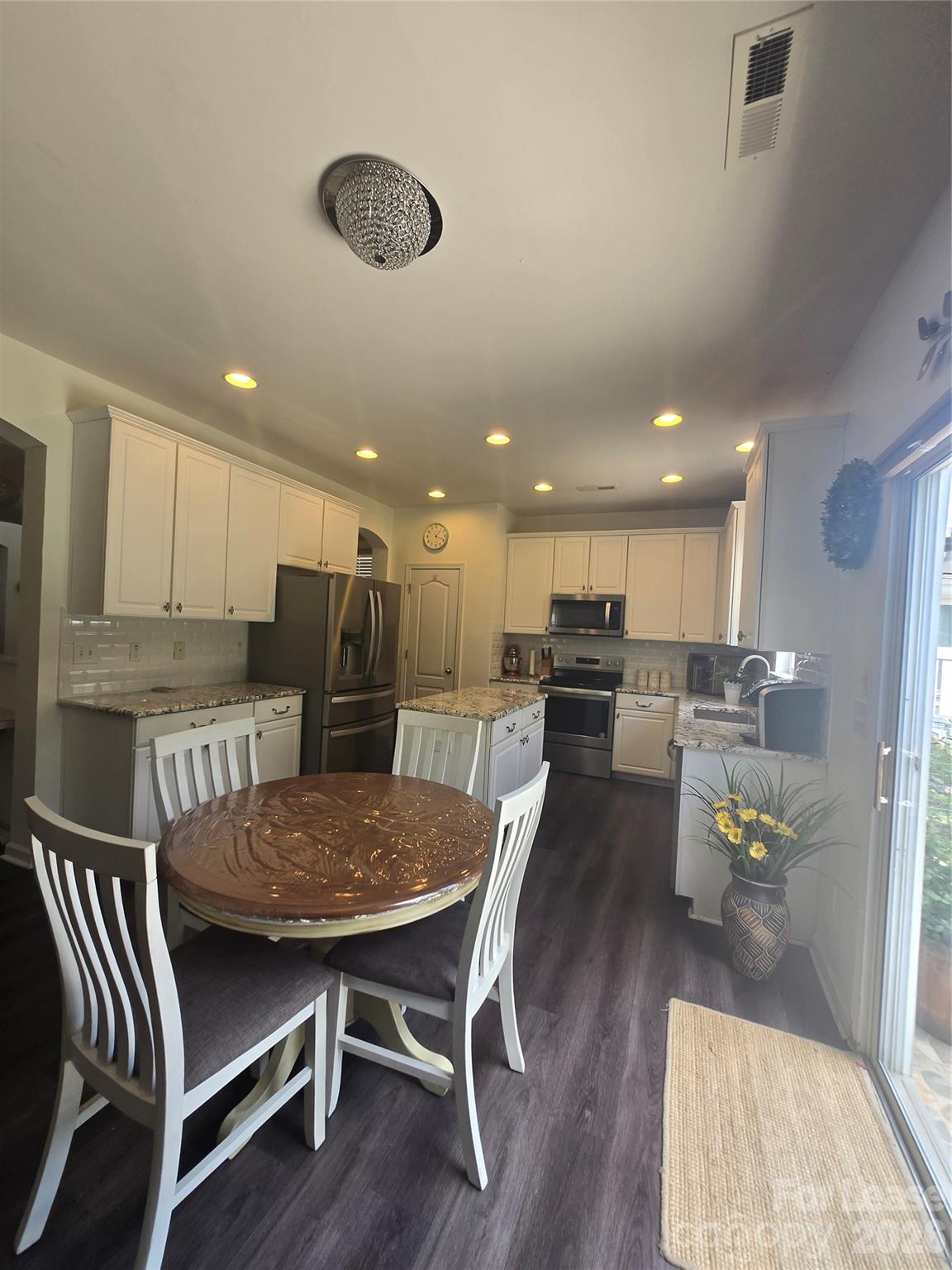 6503 Manitoba Lane Charlotte NC 28277
