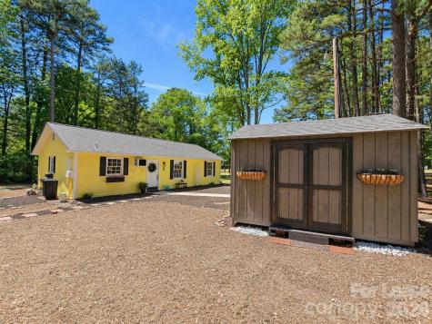 2736 Miranda Road Charlotte NC 28216