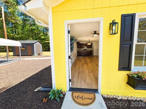 2736 Miranda Road Charlotte NC 28216