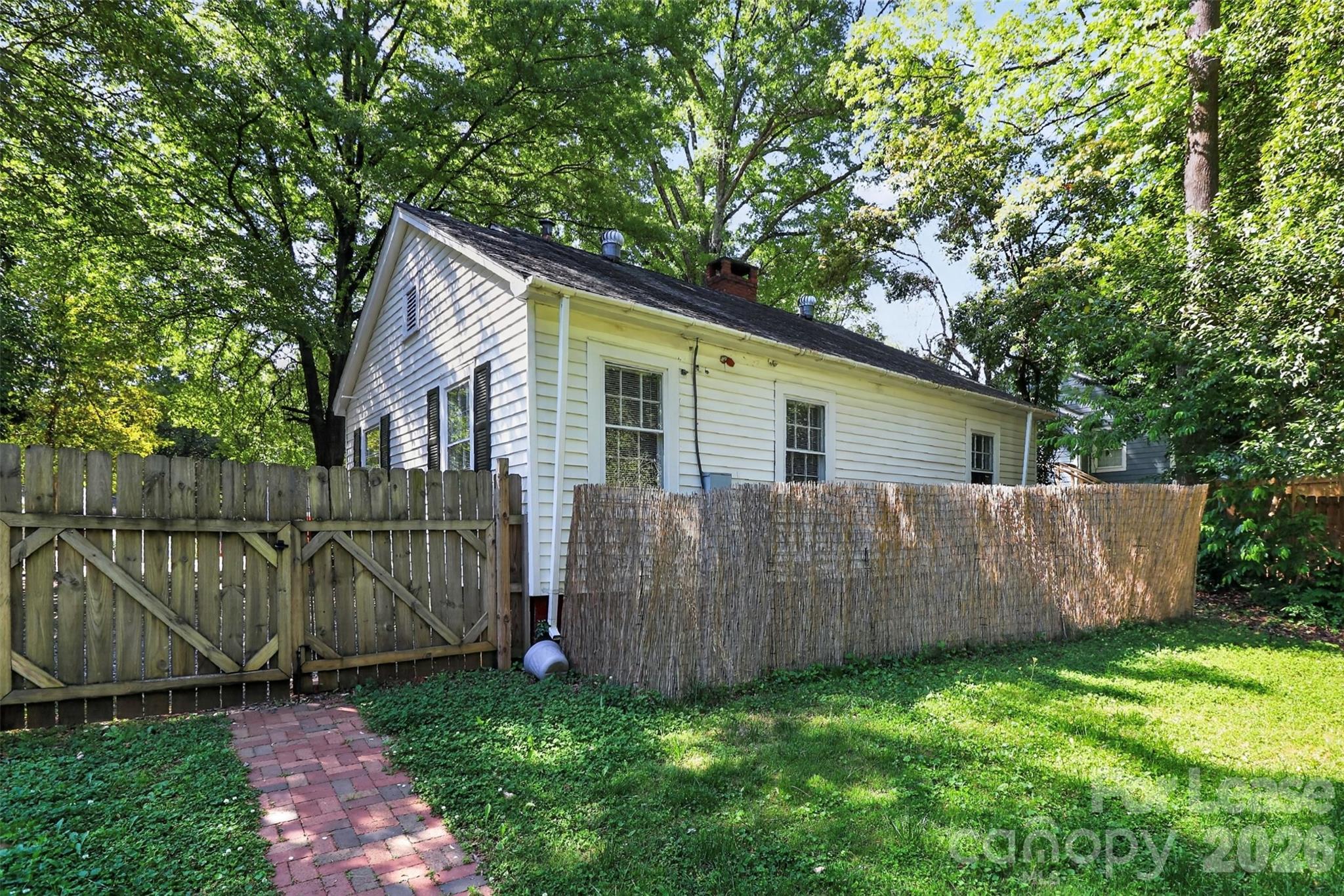 1952 Garibaldi Avenue Charlotte NC 28208