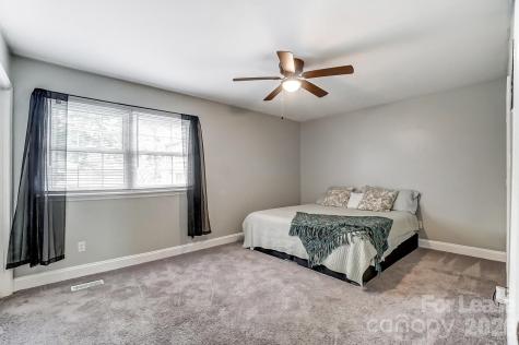 8518 Castle Pine Court Charlotte NC 28226