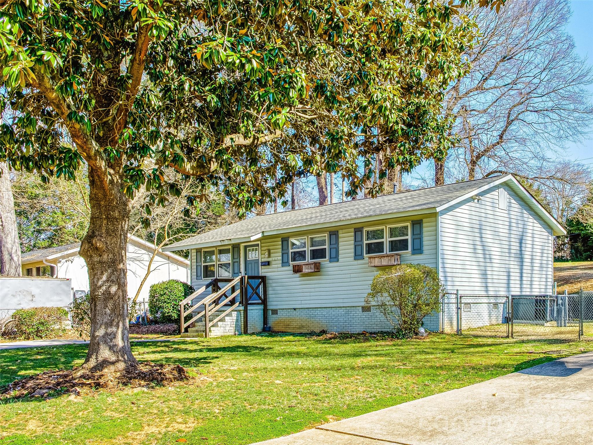 2515 Thornton Road Charlotte NC 28208