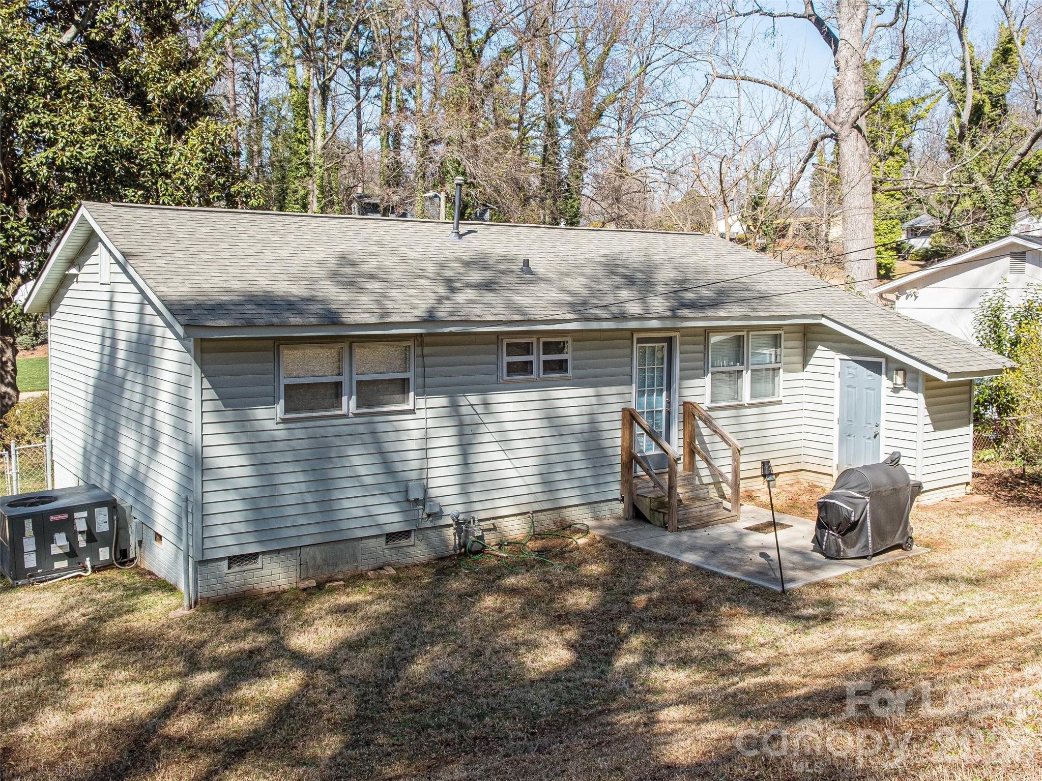 2515 Thornton Road Charlotte NC 28208