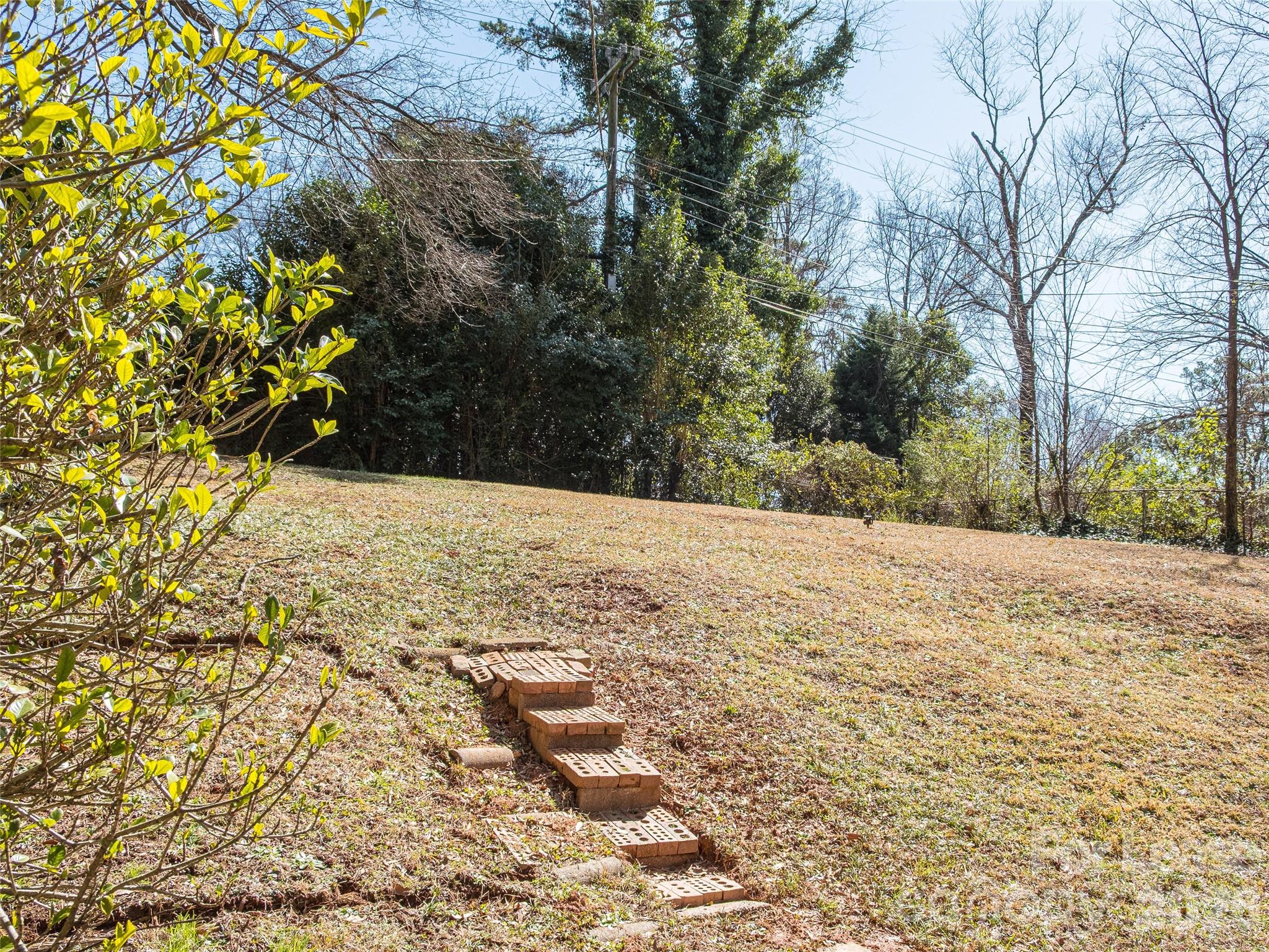2515 Thornton Road Charlotte NC 28208
