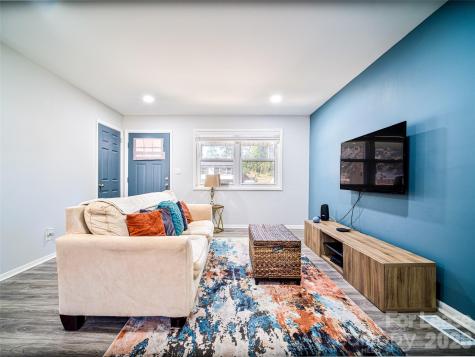 2515 Thornton Road Charlotte NC 28208
