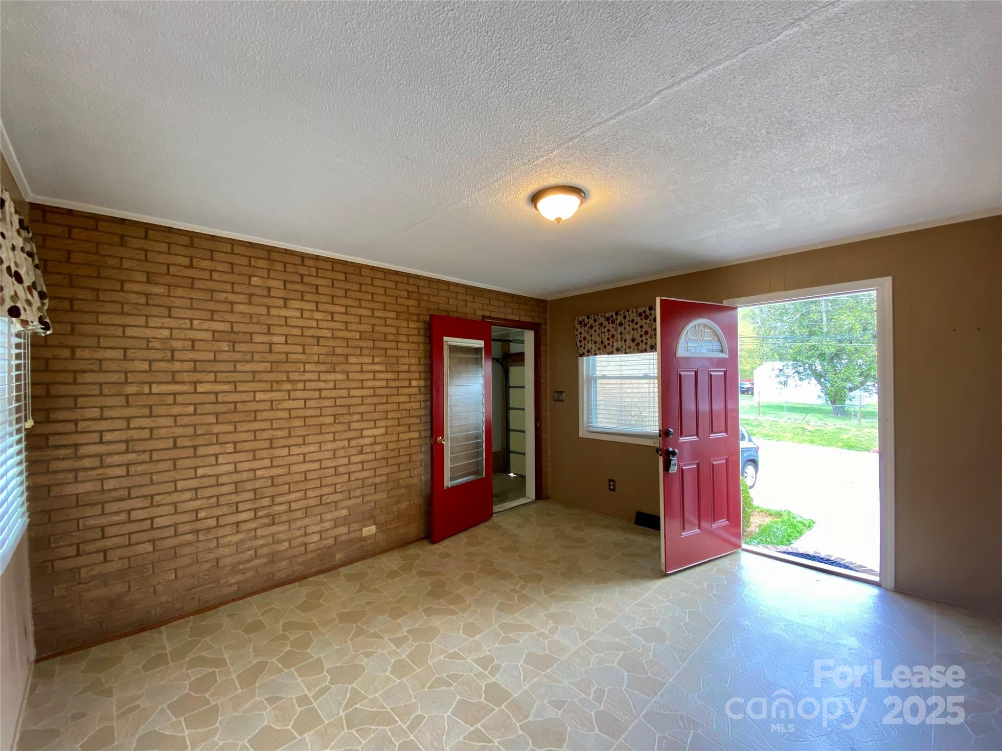 1402 W Mauney Avenue Gastonia NC 28052