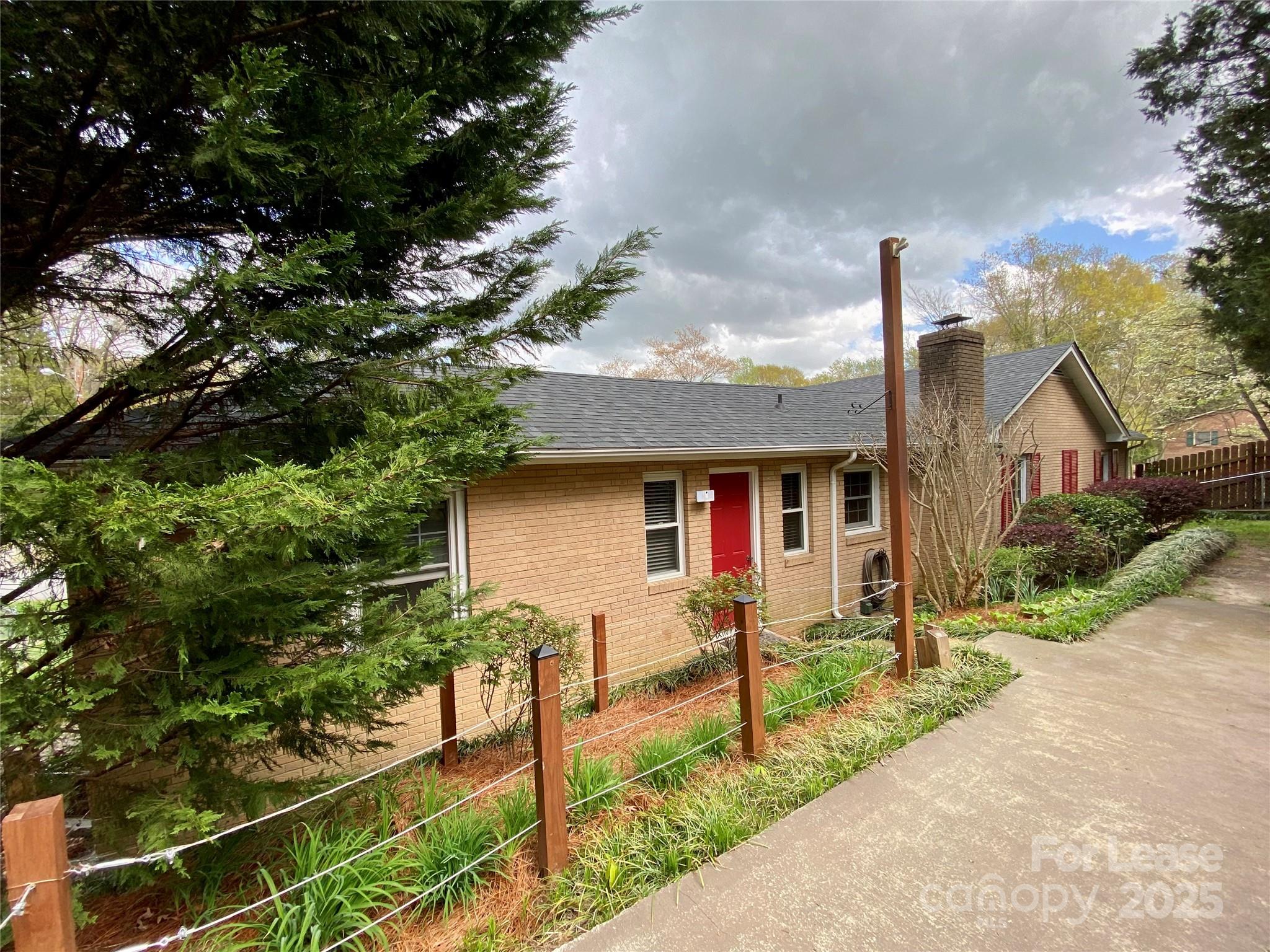 1402 W Mauney Avenue Gastonia NC 28052
