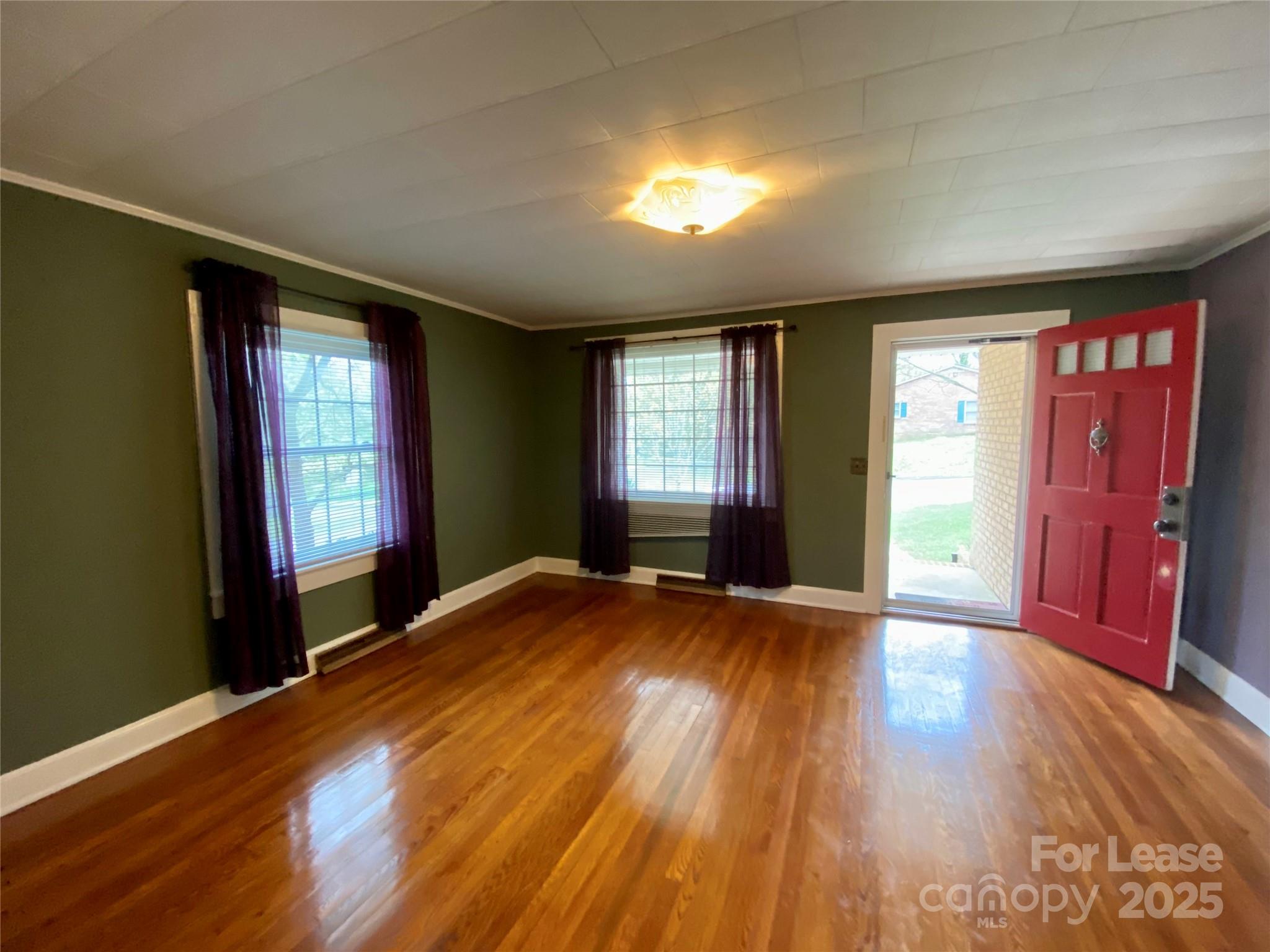 1402 W Mauney Avenue Gastonia NC 28052