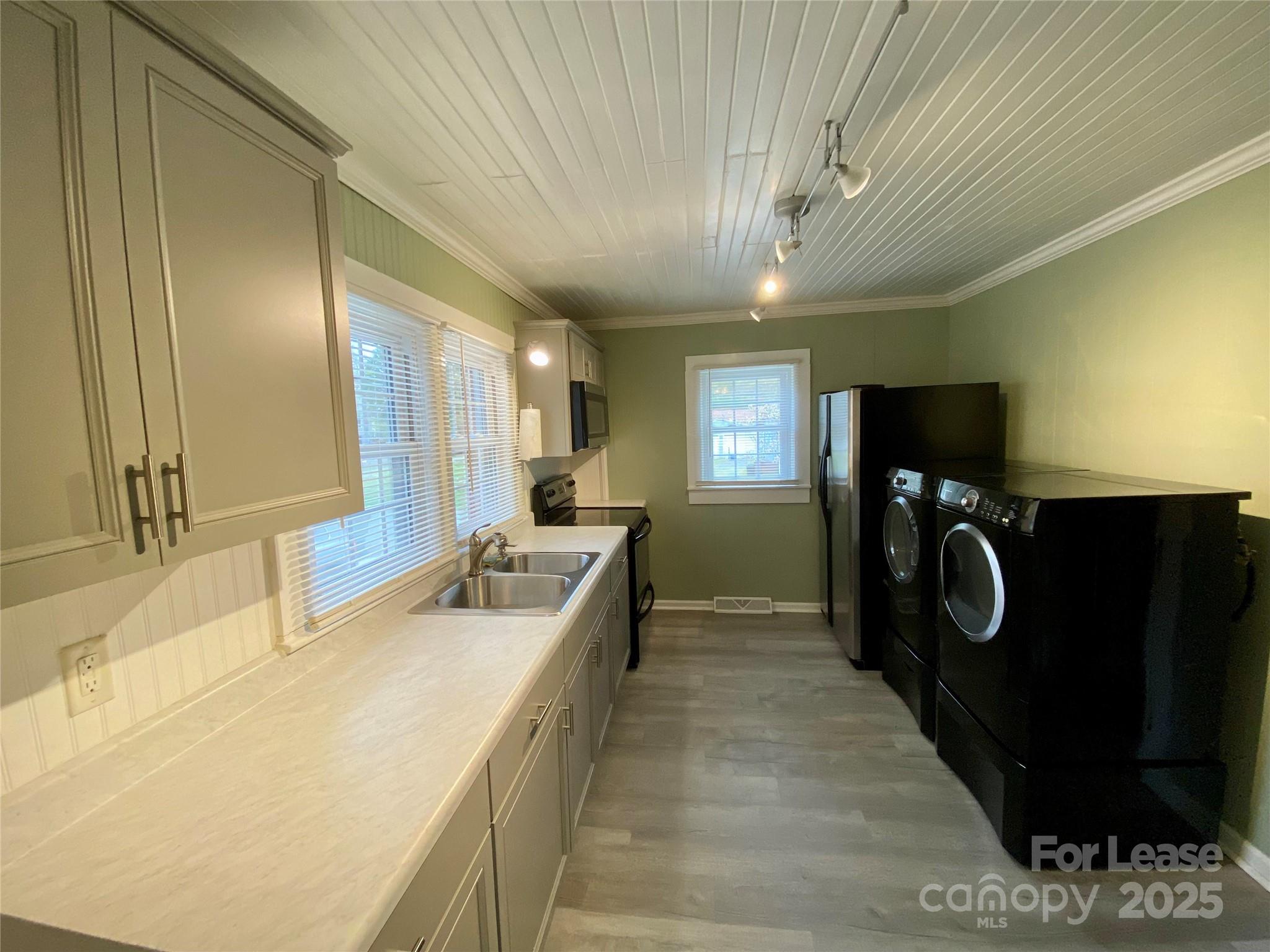 1402 W Mauney Avenue Gastonia NC 28052