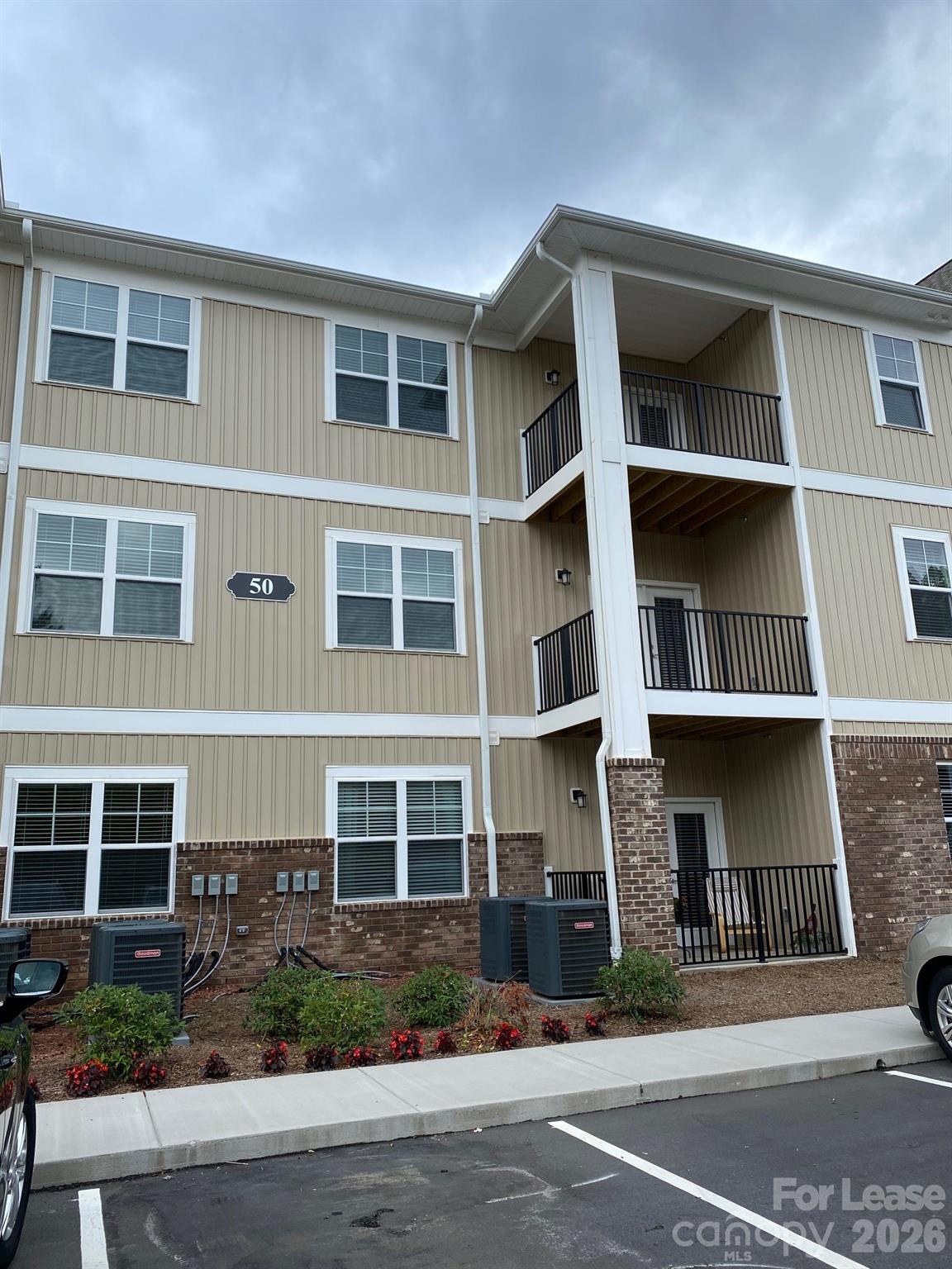 90 Riverside Drive Hickory NC 28601