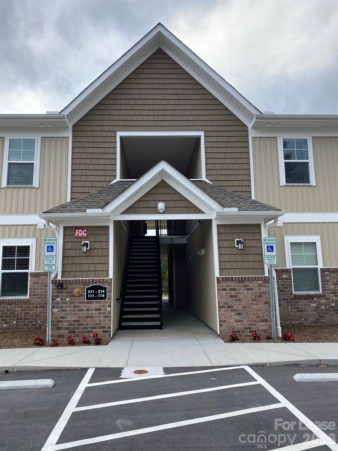 90 Riverside Drive Hickory NC 28601