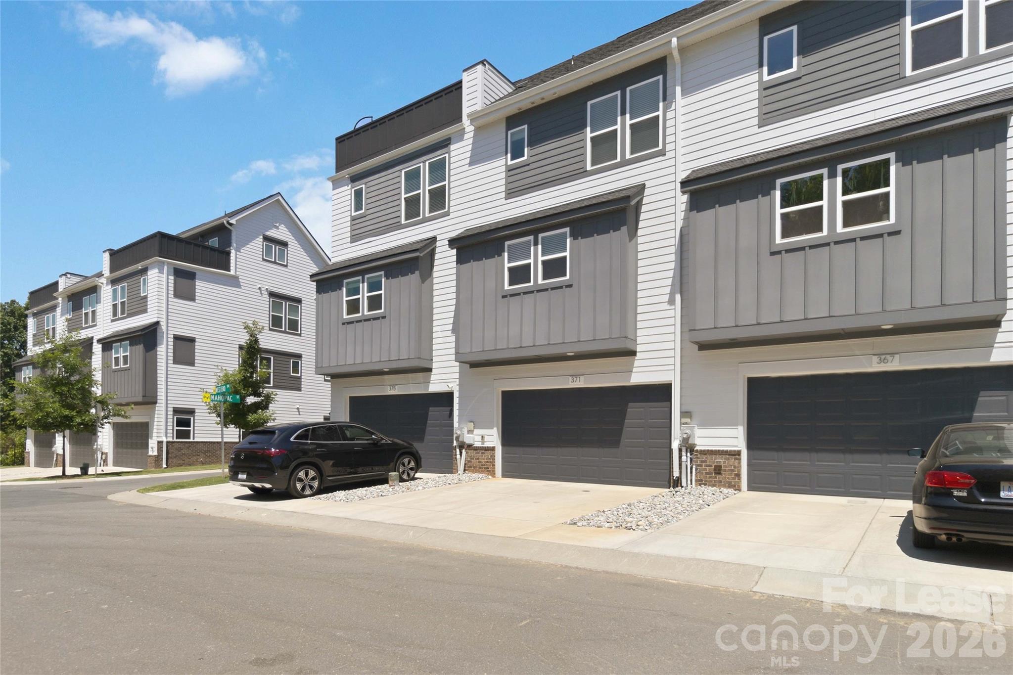 371 S Bruns Avenue Charlotte NC 28208