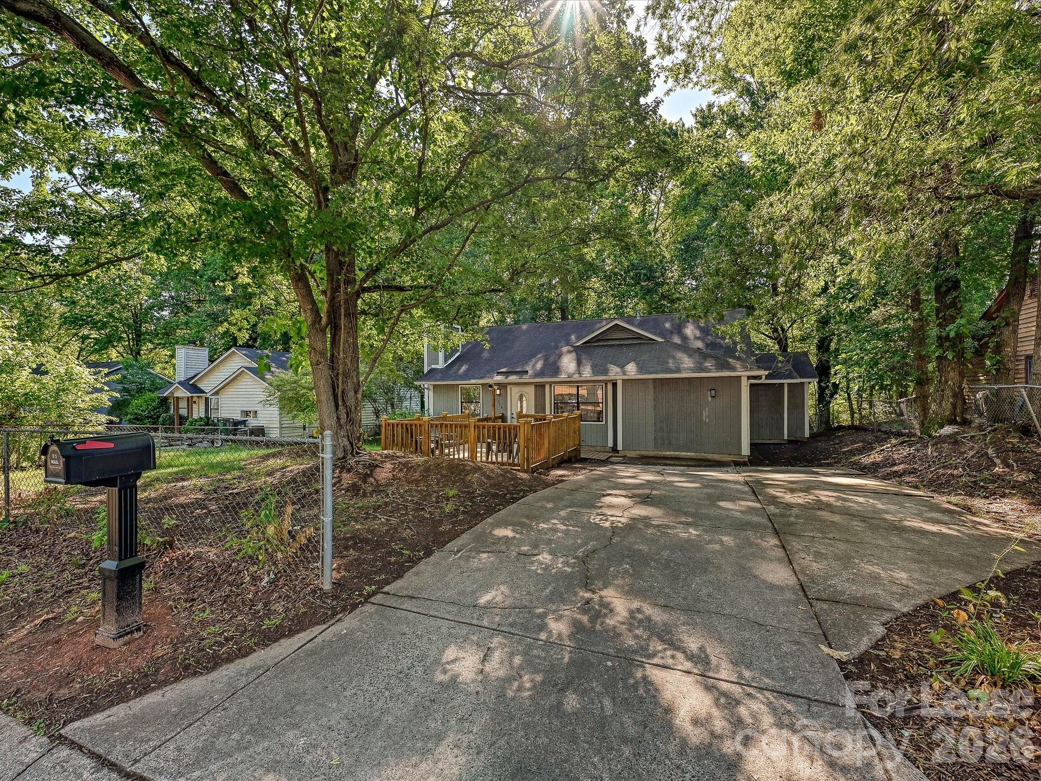 633 Pennwood Lane Charlotte NC 28215