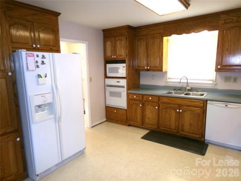 34838 Ellen Road New London NC 28127