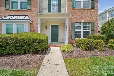 12439 Blossoming Court Charlotte NC 28273