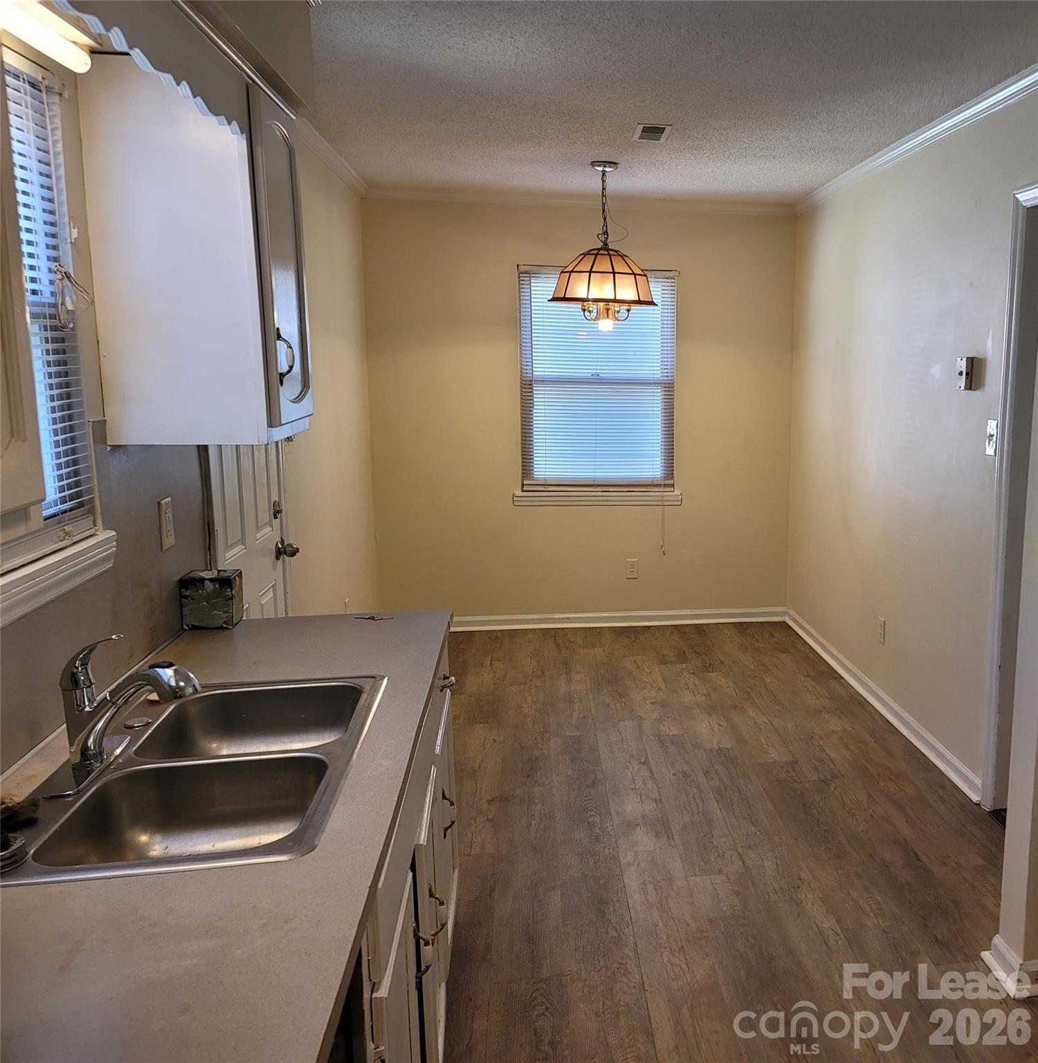 5323 Chestnut Lake Drive Charlotte NC 28227