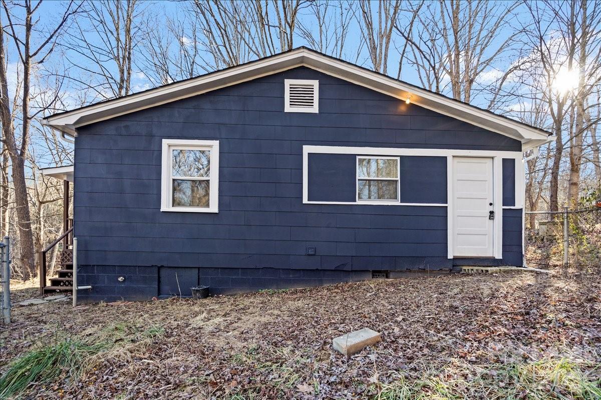 2217 Old Shelby Road Hickory NC 28602