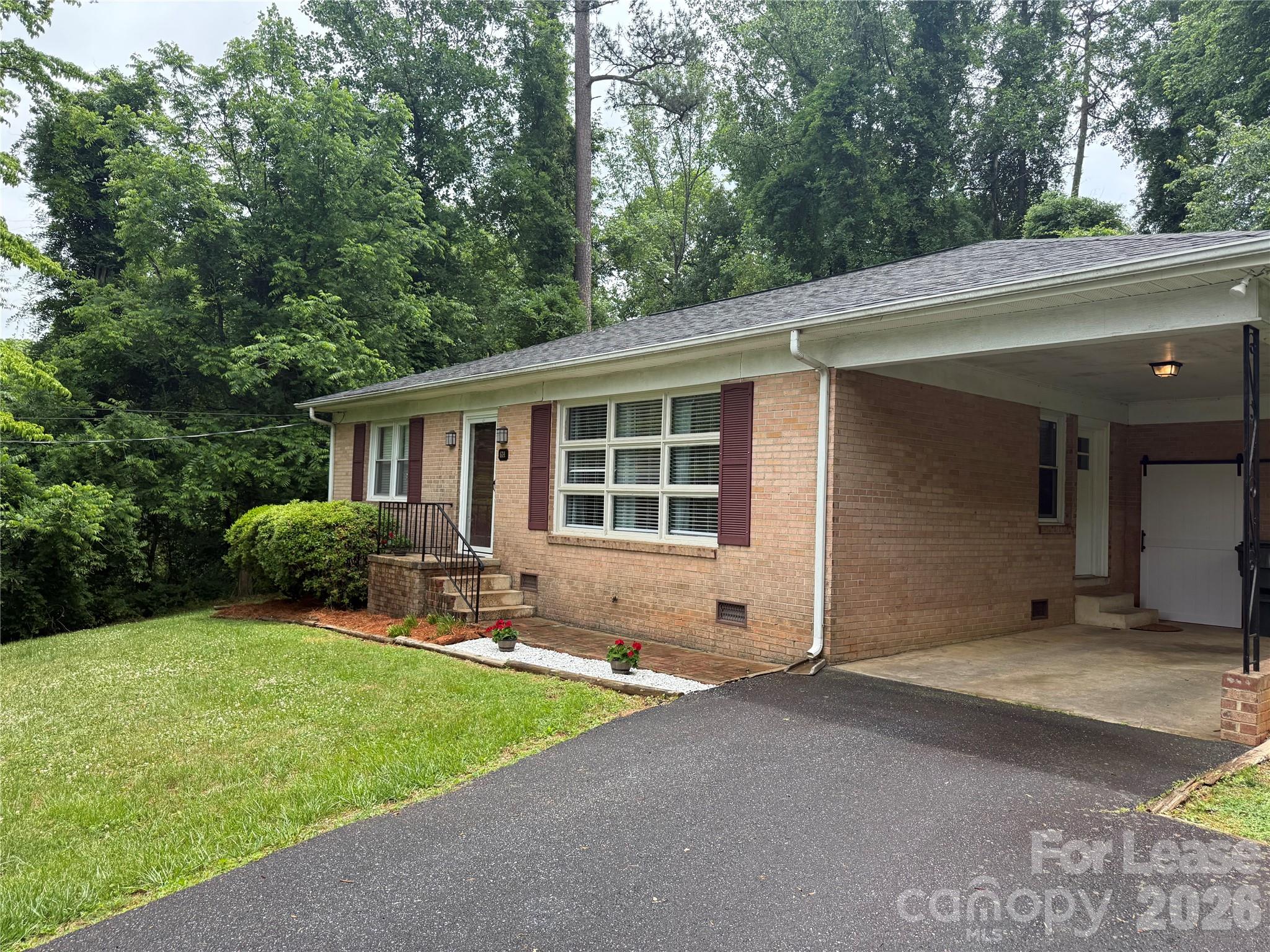 634 23rd Avenue NE Hickory NC 28601