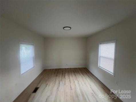 39 E White Street Chester SC 29706