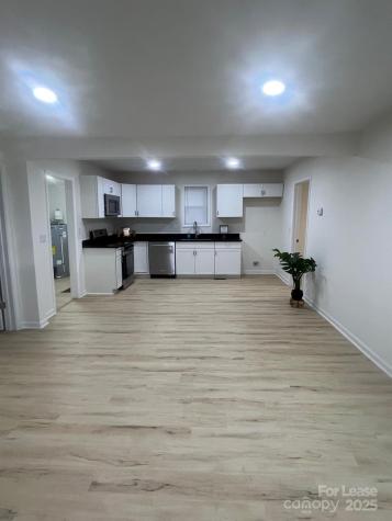 39 E White Street Chester SC 29706