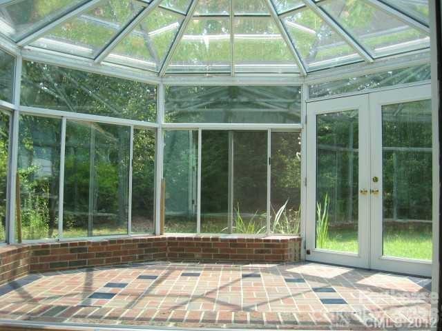 2423 Emstead Court Charlotte NC 28210