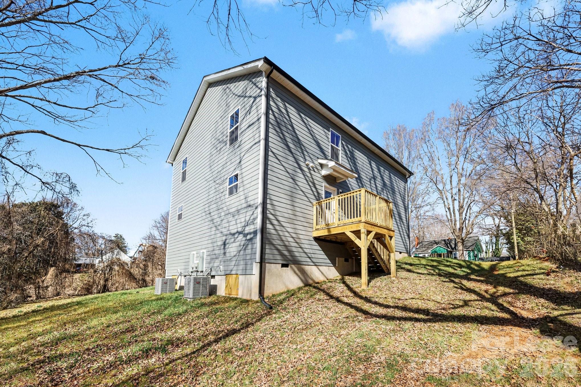 104 10th Avenue SE Hickory NC 28602