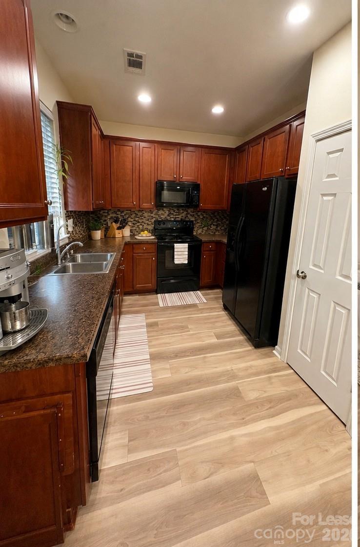 734 Lumber Lane Charlotte NC 28214